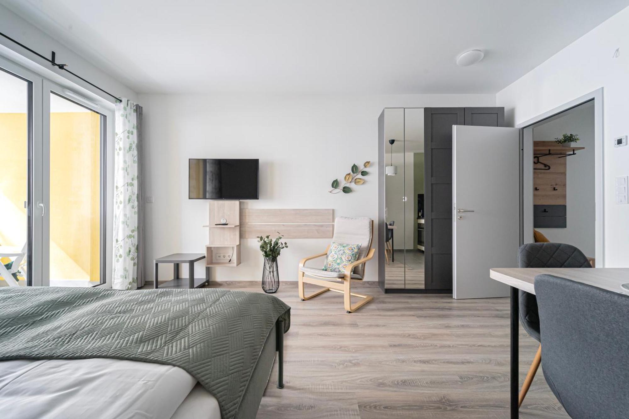 Westside Garden Apartments By Urbanrent ブダペスト エクステリア 写真